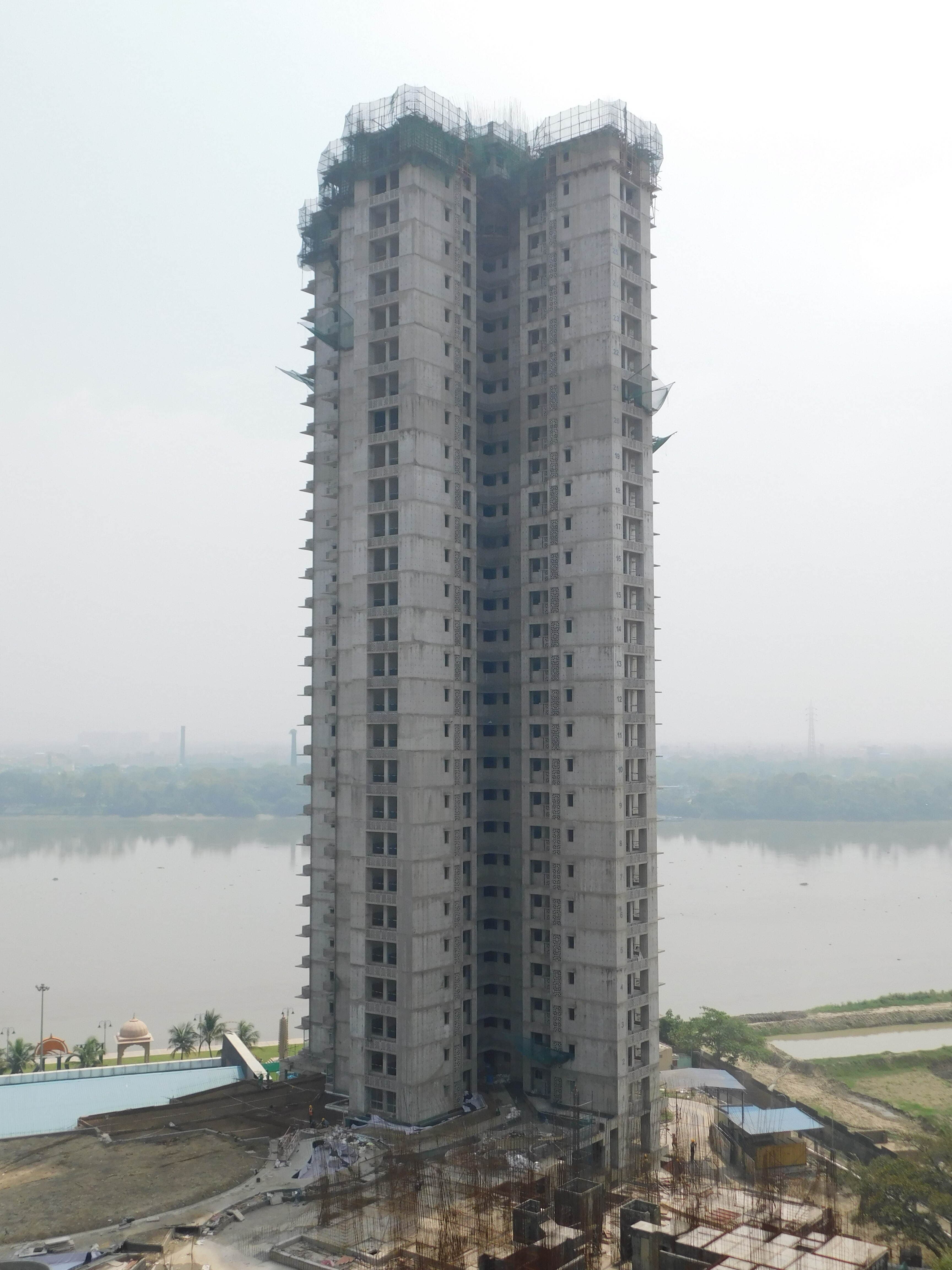 Completion of 28th Floor Roof Casting